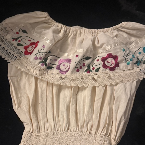 Elegant Cream Embroidered Dress - Picture 4 of 4